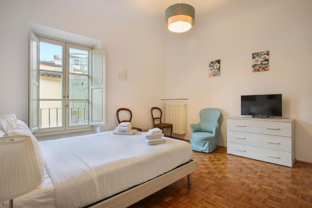 Palazzo Borghese 2 Bedroom Firenze Bagian luar foto