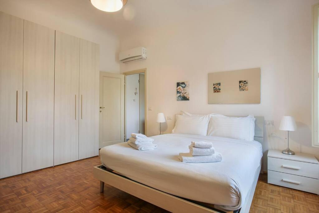 Palazzo Borghese 2 Bedroom Firenze Bagian luar foto