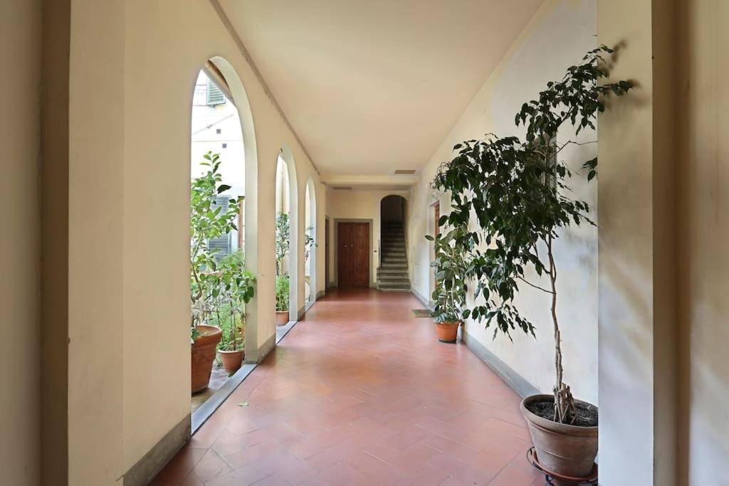 Palazzo Borghese 2 Bedroom Firenze Bagian luar foto