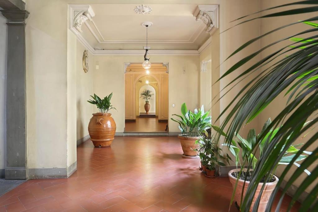 Palazzo Borghese 2 Bedroom Firenze Bagian luar foto