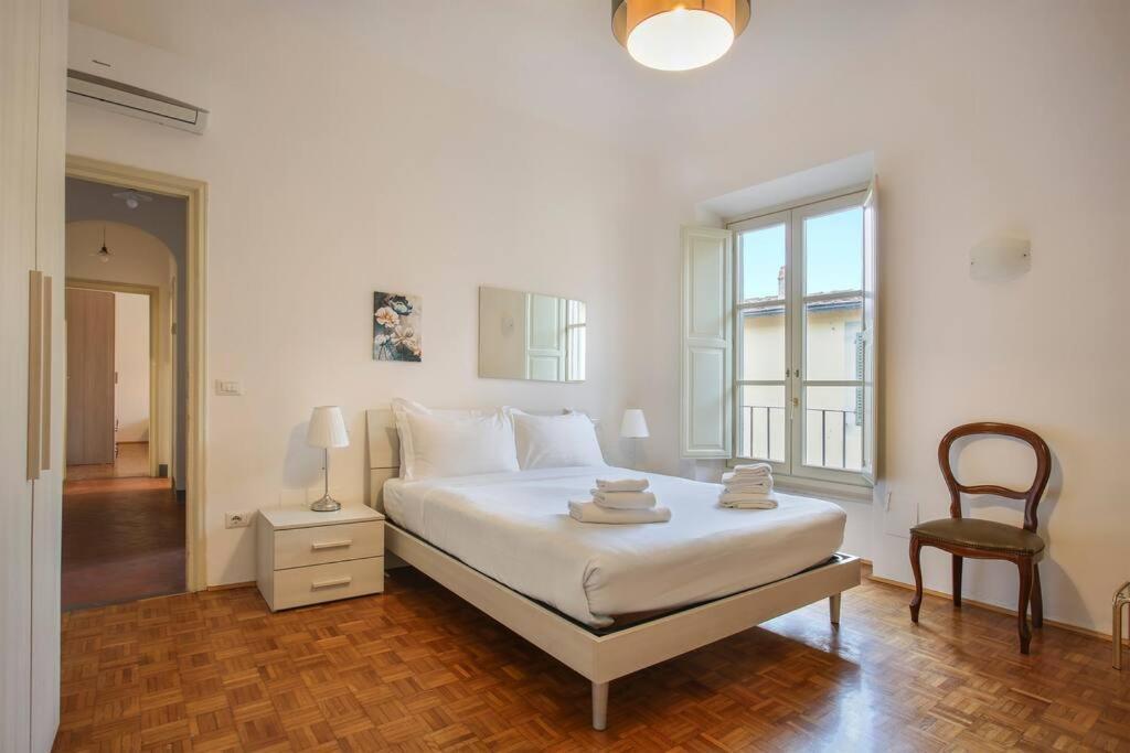 Palazzo Borghese 2 Bedroom Firenze Bagian luar foto