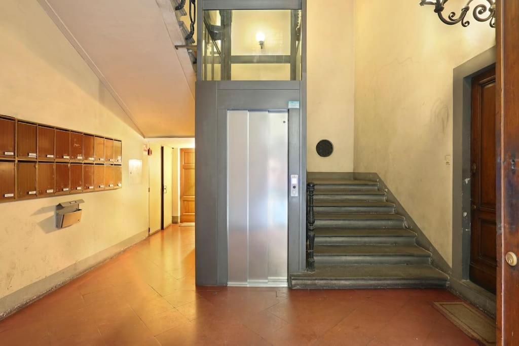 Palazzo Borghese 2 Bedroom Firenze Bagian luar foto